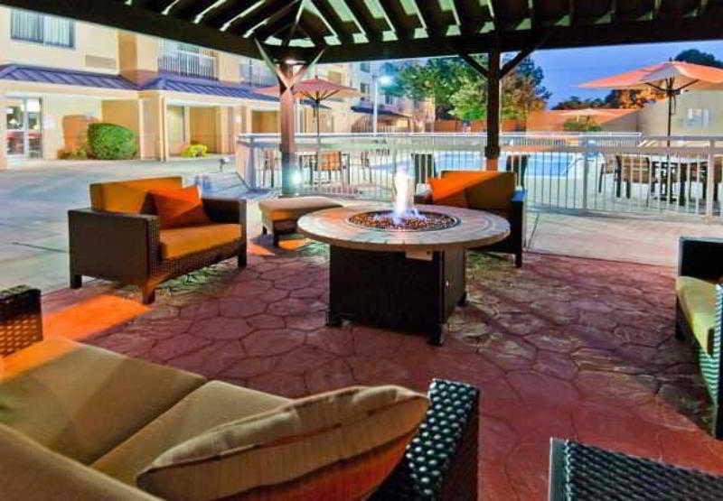 Courtyard Memphis East/Bill Morris Parkway Hotel Екстериор снимка