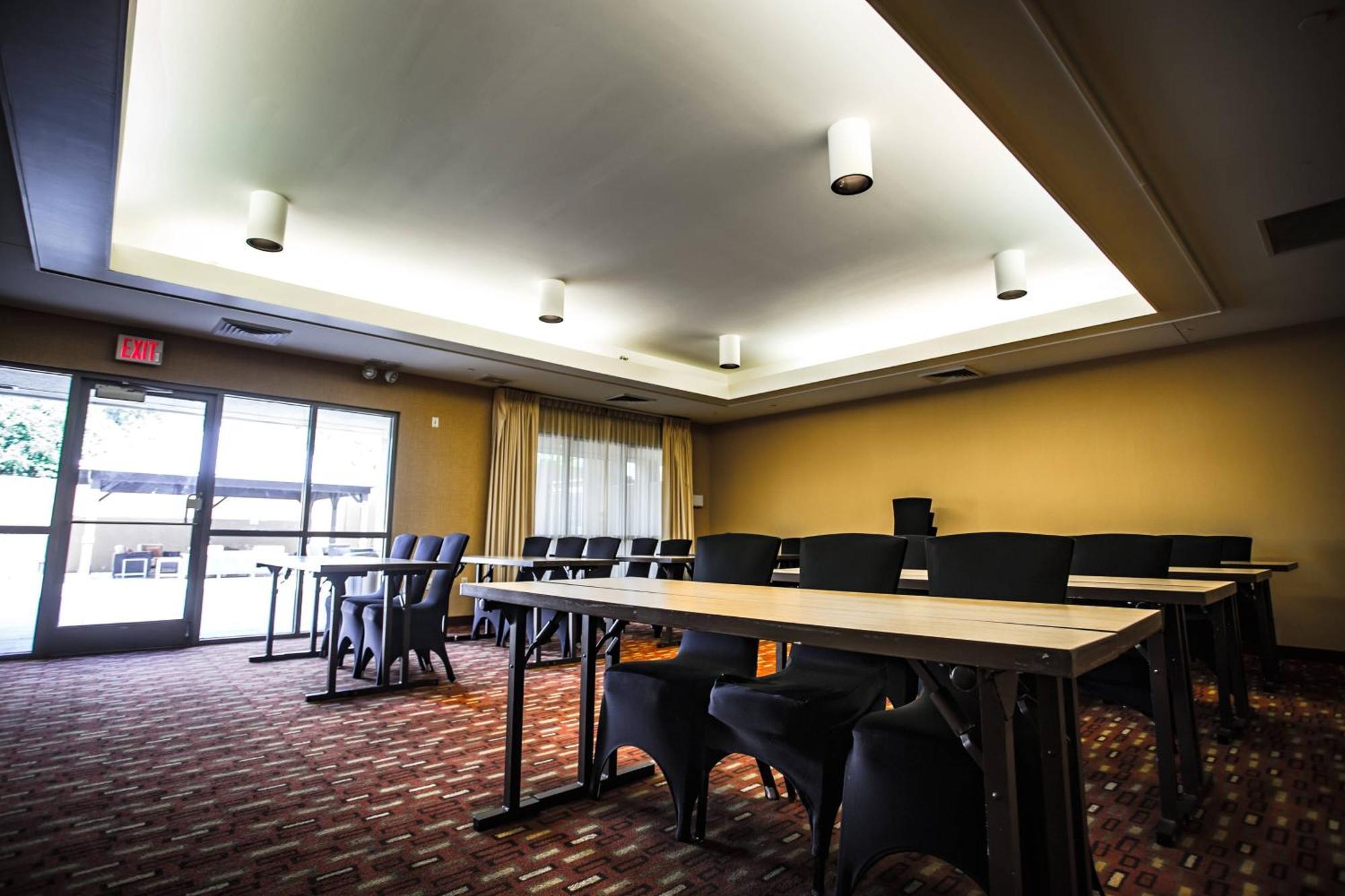 Courtyard Memphis East/Bill Morris Parkway Hotel Екстериор снимка