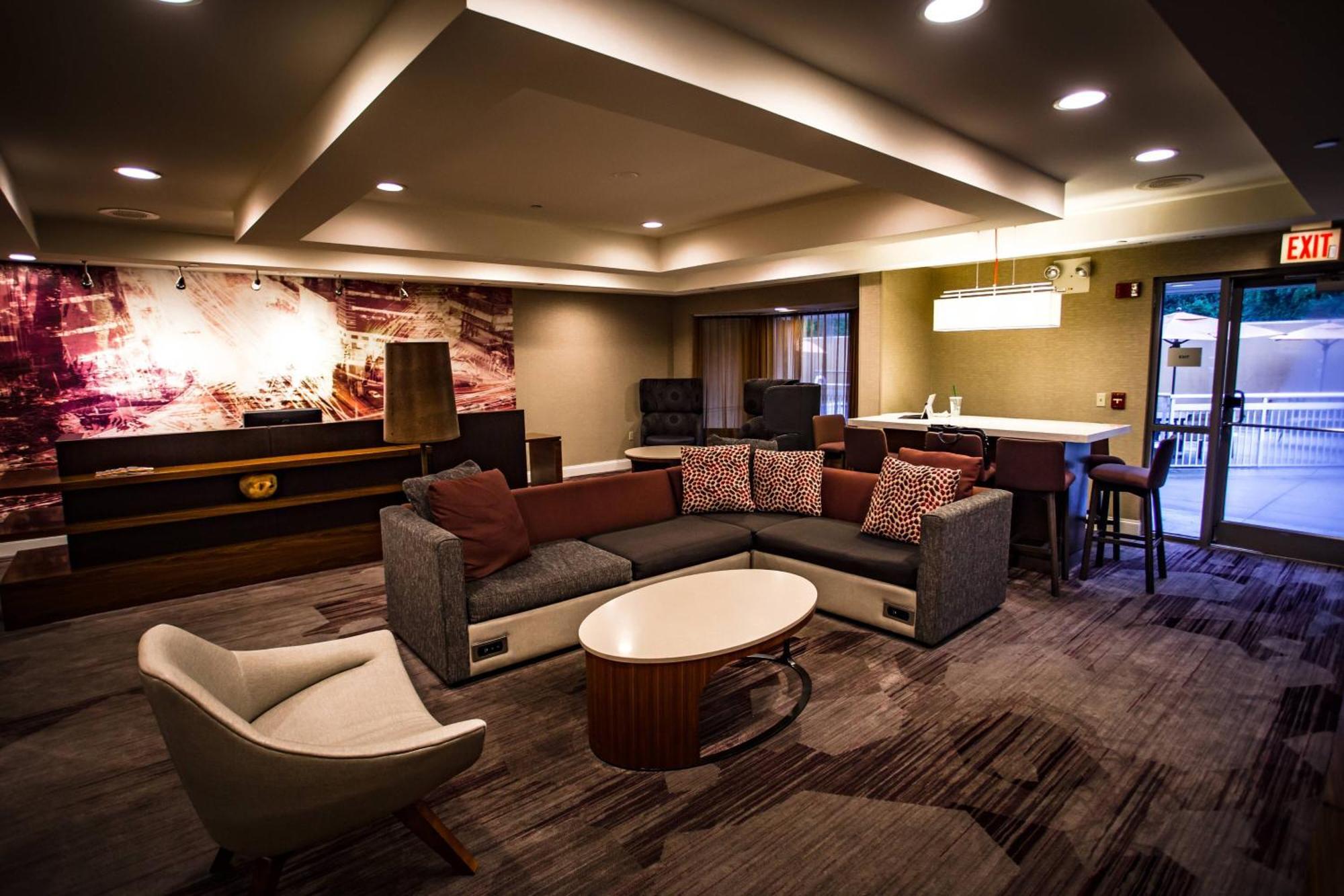 Courtyard Memphis East/Bill Morris Parkway Hotel Екстериор снимка