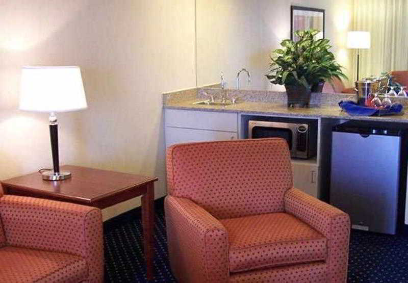 Courtyard Memphis East/Bill Morris Parkway Hotel Екстериор снимка