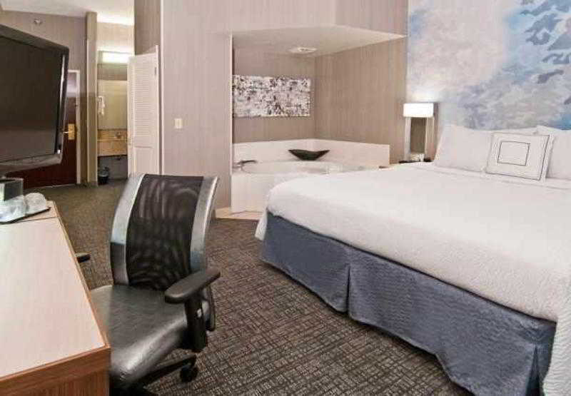 Courtyard Memphis East/Bill Morris Parkway Hotel Екстериор снимка