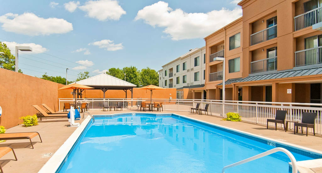Courtyard Memphis East/Bill Morris Parkway Hotel Екстериор снимка